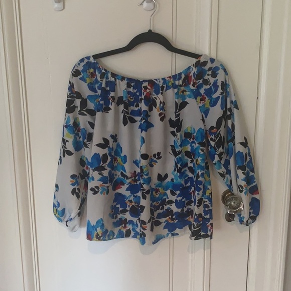 Design Lab Blue & White Floral Top - Picture 2 of 4